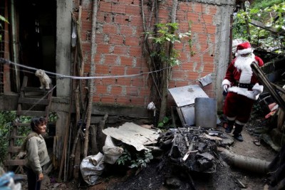 Sin regalos y con pocas luces, muchos venezolanos viven una Navidad en crisis