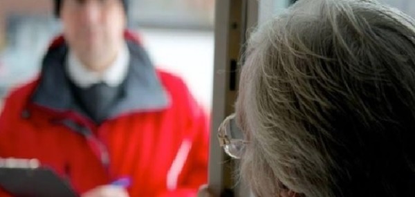 Mega truffa telefonica: trasferisce 3,6 milioni a una falsa poliziotta