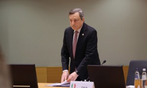 Draghi e Putin si sono parlati al telefono per un&#039;ora. La guerra non si ferma, nuovi raid russi vicino a Kiev