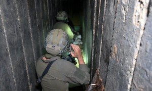 Un tunnel scavato dai militanti di Hamas nel complesso ospedaliero di Al-Shifa a Gaza City