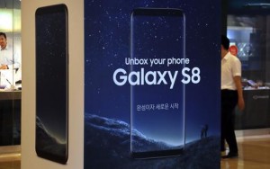 Utilidades récord Samsung, avance hacia Apple