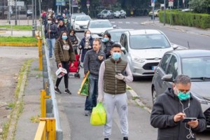 Italia se acerca a 26.000 muertos por coronavirus y sigue reduciendo la cifra de positivos