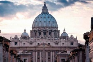 El virus llegó al Vaticano, primer positivo. La emergencia continúa en Italia 3.916 positivas, 197 muertos.