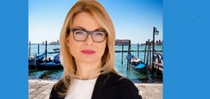 Taranto - Floriana de Gennaro non scioglie il nodo del fazzoletto del Sindaco!