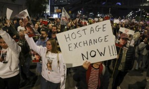 Israele piange la morte di tre ostaggi a Gaza, uccisi per errore