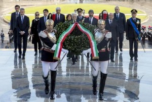 4 novembre: Mattarella depone corona all&#039;Altare della patria per la giornata delle Forze armate
