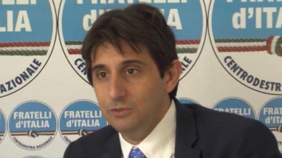 El consejero Giovanni Donzelli, redactor del documento y jefe del partido Fratelli d’ Italia a nivel regional