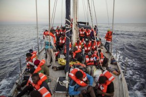 Una immagine della barca Alex della ong Mediterranea che nei giorni scorsi ha soccorso un gommone in mare
