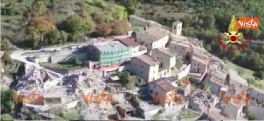Preci sventrata dal terremoto le riprese dal drone