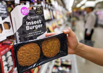  Hamburger di insetti in vendita in un supermercato in Svizzera
