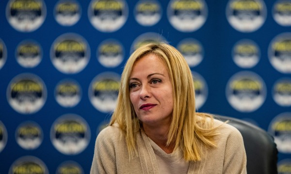 L&#039;invito di Giorgia Meloni ai suoi a tenere i nervi saldi