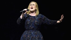 Adele cancela conciertos de su gira mundial por problemas de salud