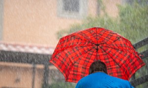 Il caldo concede una tregua con vento e temporali su mezza Italia