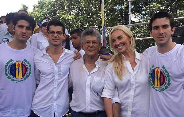 Henry Ramos Allup con la moglie italo venezuelana Diana D&#039;Agostino e i loro tre figli: Rodrigo Emilio, Ricardo Enrique e Sergio Renato