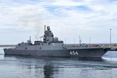 Navi da guerra russe nel porto della città venezuelana di La Guaira.