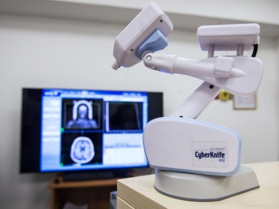 Radioterapia con i robot. Come funziona Cyberknife