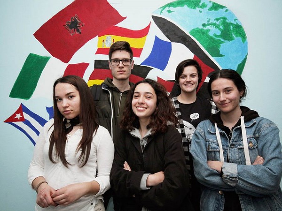 Nasce «Mabasta» in Albania ad opera di 5 studenti di una scuola bilingue