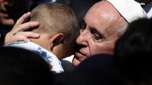 Papa Francesco, vittime preti pedofili pesano sulla coscienza della Chiesa