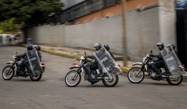 Oposición venezolana denuncia allanamientos en sus viviendas