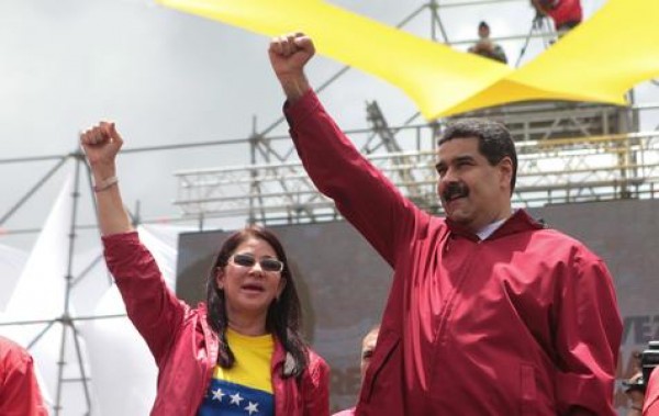 Cacerolazo en las barbas de Nicolas Maduro en la Isla Margarita