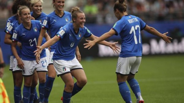 Azzurre ai quarti Cina battuta 2-0