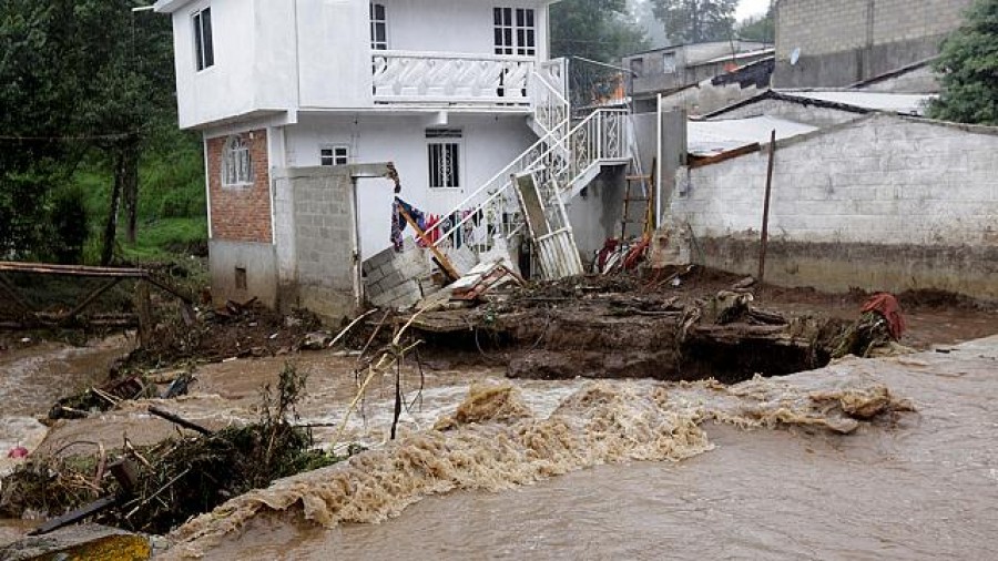 Dozens killed in mudslides on Mexico&#039;s Pacific coast