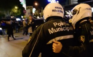 Bari: rivolta venditori abusivi e minacce a sindaco, 11 arresti