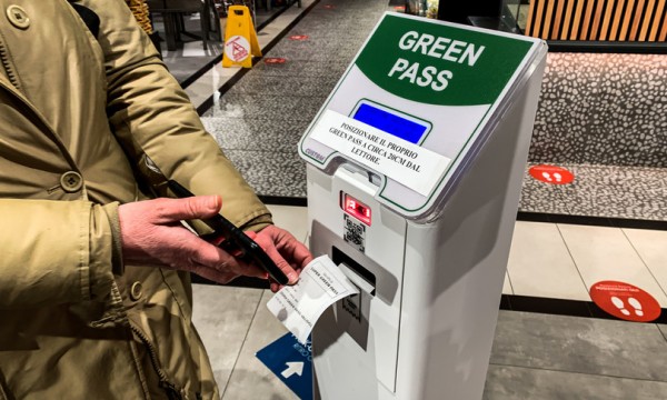 Dal Green pass alle mascherine, cosa cambia con la fine dello stato di emergenza