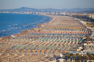 Rimini la industria del turismo de verano italiano