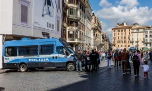 Polizia a Piazza di Spagna