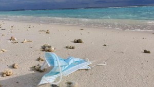 Mascherine, ecco quanto inquinano il mare