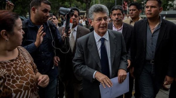 El jefe de Parlamento venezolano denuncia contra Tribunal Supremo desde parlamento venezolano