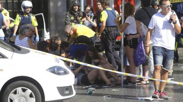 Barcellona, forse un italiano fra le vittime. Sventato nuovo attacco a Cambrils