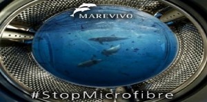 Allarme microfibre, a ogni lavaggio milioni finiscono in mare