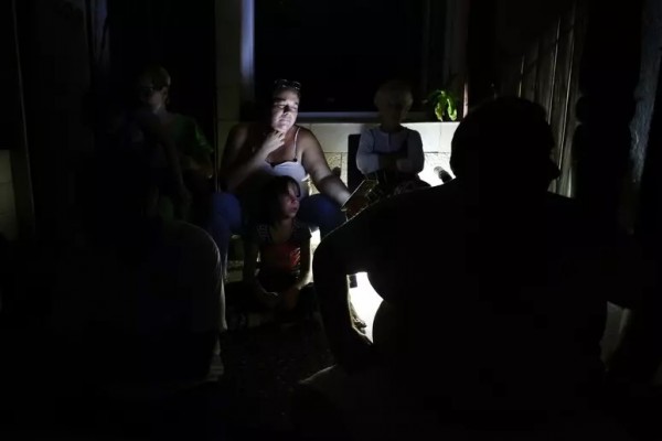 All&#039;Avana torna l&#039;elettricità per il 50% dei residenti Dopo 48 ore di black out totale