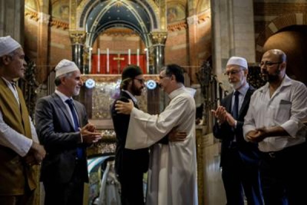 Da Milano a Palermo cristiani e musulmani pregano insieme nelle chiese