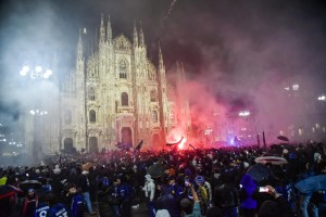  Inter celebró hasta la madrugada