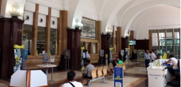 Taranto – Posta Lungomare - tre ore per spedire una raccomandata, signori: ecco perché il digitale è scelta obbligata