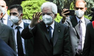 Mattarella: &quot;Anche noi italiani amiamo la libertà ma abbiamo a cuore anche la serietà&quot; Cossiga, il ricordo di Mattarella a 10 anni da morte