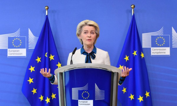 La presidente della Commissione Europea Ursula von der Leyen  