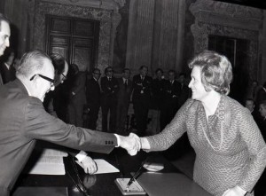 Tina Anselmi la primera mujer al frente de un ministerio en Roma en 1976