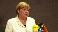 Angela Merkel difende la linea pro-rifugiati malgrado la batosta per la CDU
