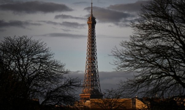 Parigi, uccide un uomo a coltellate e ferisce altre due persone a colpi di martello