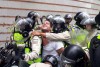 &quot;arresto&quot; del Prof. Sergio Contreras compiuto dalla polizia nel centro della capitale Caracas