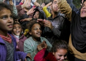 Festeggiamenti a Gaza dopo l&#039;annuncio dell&#039;accordo sulla tregua