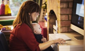 Lavoro: quasi 100 mila mamme hanno perso il lavoro a causa della pandemia