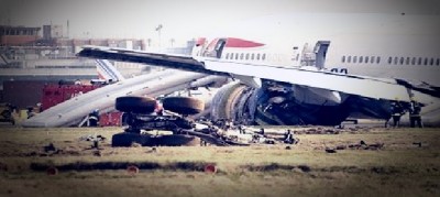 Mississippi, l’aereo d&#039;epoca è in panne così è costretto ad atterrare in autostrada