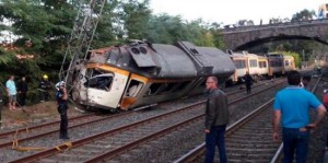 Cuatro muertos al descarrilar un tren portugués en noroeste de España