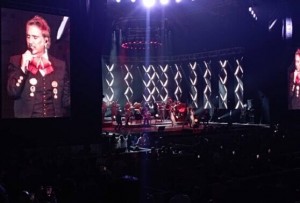 Alejandro Fernández puso a cantar a todos en el Poliedro de Caracas