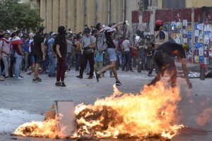 Beirut, governo si &egrave; dimesso a seguito delle proteste di massa